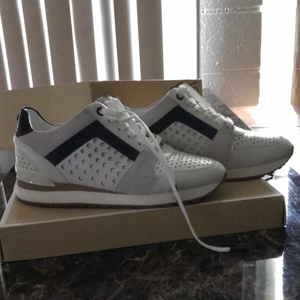 Michael Kors sneakers Sz 7.5 new